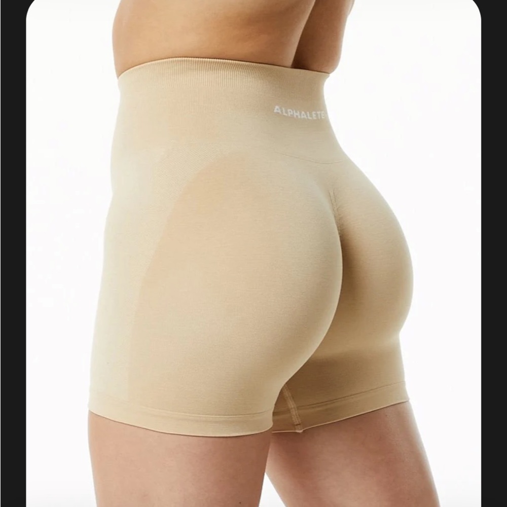 Alphalete amplify shorts in hazelnut